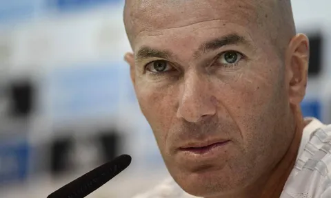 Zidane lấp lửng về việc Real nổ bom tấn
