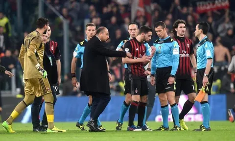 02h45 ngày 19/3, AC Milan vs Genoa: Trong cơn giông tố