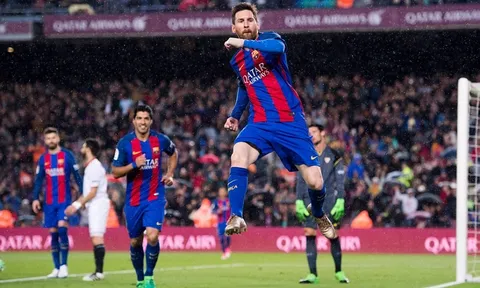 8 phút ghi 3 bàn, Barca kết liễu Sevilla ngay trong hiệp một