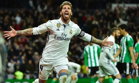 Chùm ảnh: 'Siêu hậu vệ' Ramos tỏa sáng, Real tái chiếm ngôi đầu