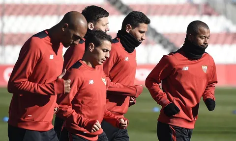 Chùm ảnh: Sevilla ráo riết tập luyện, tiếp tục bám đuổi hai Gã khổng lồ