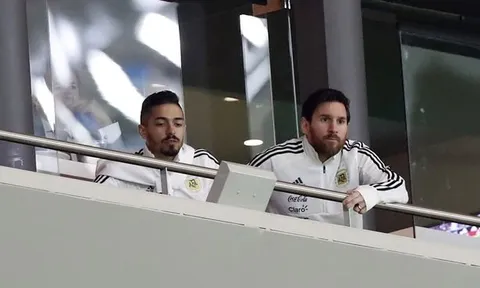 Messi bất lực nhìn đồng đội bị hủy diệt