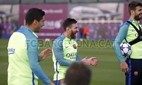Chùm ảnh: Các cầu thủ Barca lạc quan trước nhiệm vụ lịch sử
