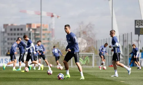 Chùm ảnh: Ronaldo trở lại cùng Real bảo vệ ngôi đầu