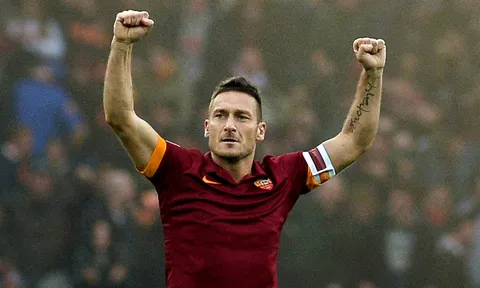 10 bàn thắng đẹp nhất sự nghiệp của Francesco Totti