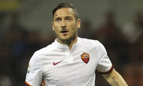 10 bàn thắng đẹp nhất trong sự nghiệp Francesco Totti