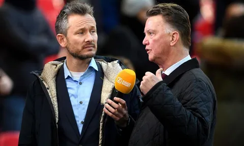Gần 1 thập kỷ, Van Gaal vẫn cay cú Luca Toni