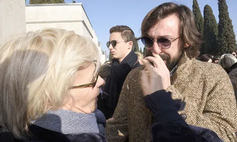 Pirlo khóc nấc đưa tang người thầy đầu tiên