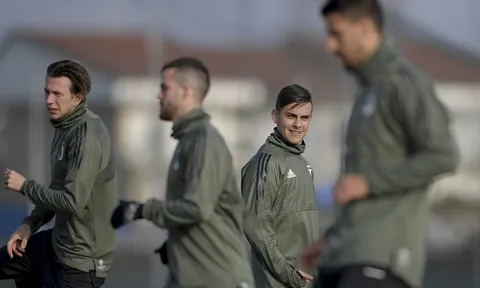 Chấn thương, Dybala chuyển sang làm 'fan cuồng' của Juventus