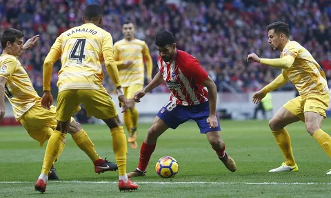 Bị Girona cầm hòa, Atletico có nguy cơ bị Barca nới rộng khoảng cách