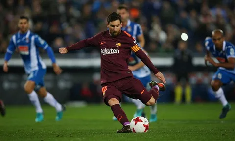Messi 'xịt' pen, Barca cay đắng nhận thất bại đầu tiên trong mùa giải