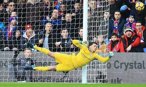 Ederson hóa người hùng cứu về 1 điểm cho Man City
