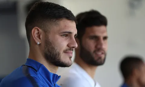 Icardi như người mất hồn trên sân tập của Inter Milan