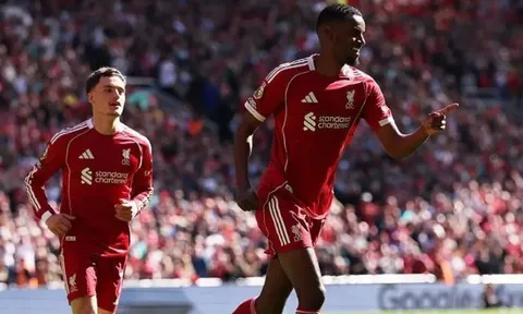 Không Salah, Isak và Wirtz liệu có gánh vác nổi Liverpool?