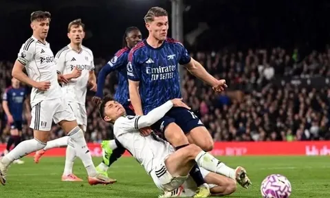 Bóng ma derby London đe dọa giấc mơ vô địch của Arsenal