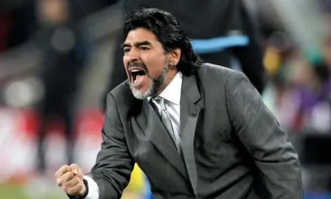 Bác sĩ tiết lộ Maradona mắc chứng lưỡng cực và ái kỷ