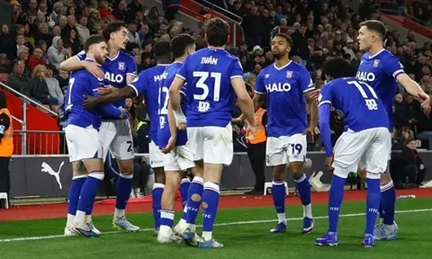 Ipswich Town chính thức thăng hạng Ngoại hạng Anh