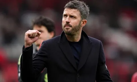 Romano xác nhận MU xem Carrick là ứng viên số 1