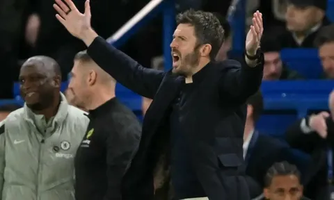 Carrick quyết thắng Liverpool để MU đảm bảo vị trí Top 4