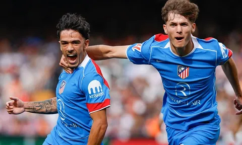 Ghi 2 bàn muộn, Atletico thắng trắng Valencia 2-0