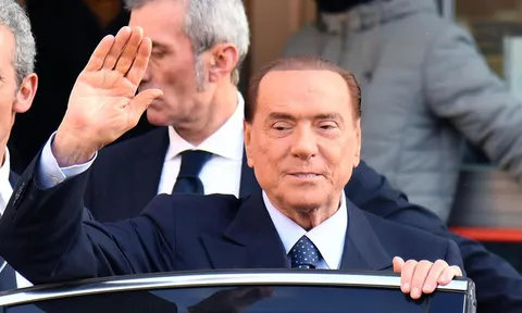 Berlusconi: "Milan đang đi ngược lại với truyền thống"