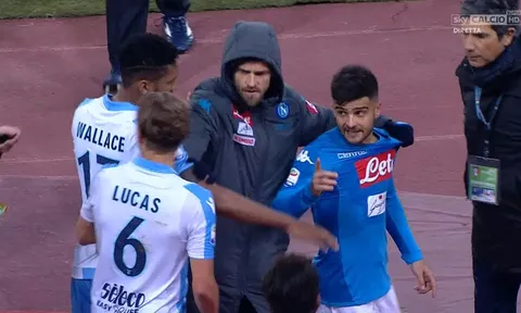 Insigne nổi trận lôi đình đòi tẩn cựu sao Liverpool