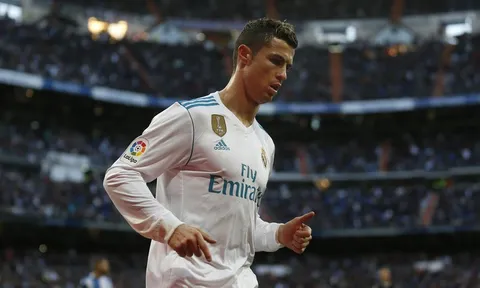 Sau bao dỗi hờn, Ronaldo cam kết tương lai tại Real Madrid