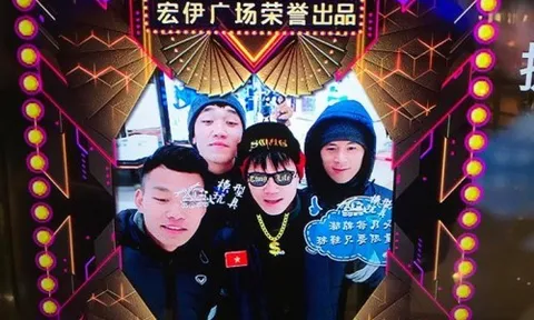 "Hot boy" U23 Việt Nam khoe ảnh cực chất ở Trung Quốc