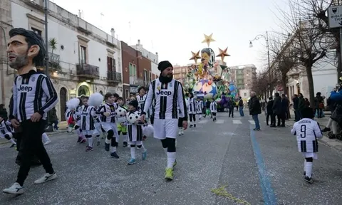Fan Juventus 'đi bão' vinh danh thần tượng