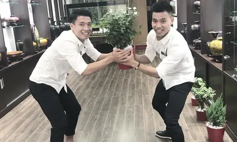 Văn Thanh - Tiến Dũng chọc cười fan bằng trò chơi 'đập chậu hoa'