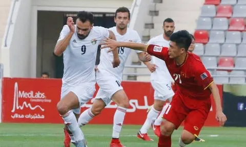 Chơi xuất sắc trước Jordan, Đình Trọng được “thầy ruột” khen nức nở