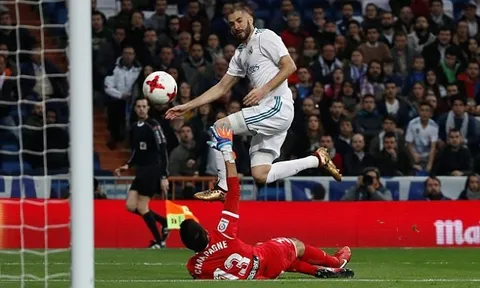 Benzema lập siêu phẩm, Real vẫn bị loại ở Cúp nhà Vua