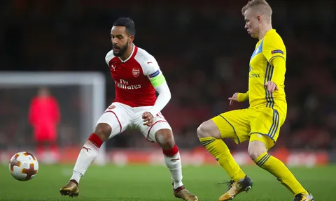 4 đội bóng nước Anh đang hồi hộp chờ tin Walcott