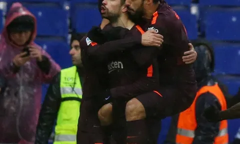 Pique từ tội đồ thành người hùng, Barca chia điểm trên sân khách