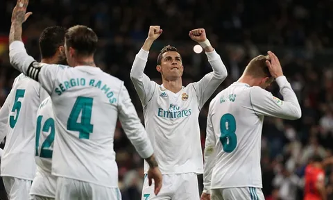 Ronaldo lập hat-trick, thay mặt Real gửi thư tuyên chiến đến PSG