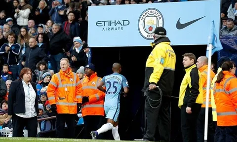 5 điểm nhấn Man City 2-1 Burnley: Thẻ đỏ của Fernandinho suýt báo hại Man City