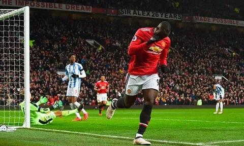 5 điểm nhấn Man United 2-0 Huddersfield: Sai lầm trọng tài; Hãy 'tha' cho Lukaku