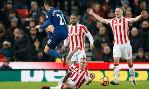 5 điểm nhấn Stoke 1-1 Man Utd: Sai lầm của Jose Mourinho