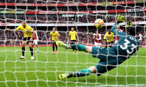 5 thủ môn lừng lẫy Ngoại hạng Anh: Cech và ai nữa?