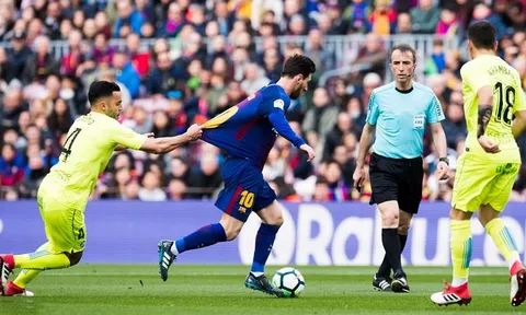 Vượt ải Sanchez Pizjuan, Valencia tiếp tục bám sát Real Madrid