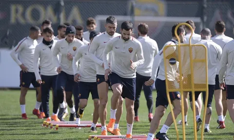 Bầu không khí u ám bao trùm buổi tập của Roma