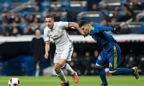 Chùm ảnh: Mesut Oezil trở lại và sẵn sàng tái xuất