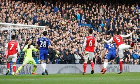 Messi rạng rỡ sau khi ghi bàn vào lưới Chelsea