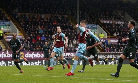 Dư âm Burnley 1-1 Man City: Pep Guardiola quá khinh địch