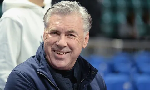 Ancelotti hất bay ghế Wenger lên dẫn dắt Arsenal