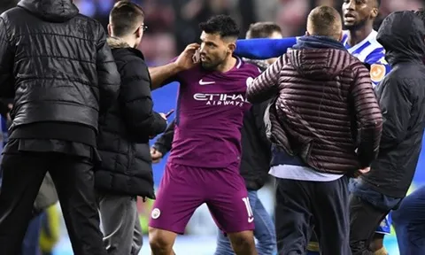 Aguero tức giận khi bị fan khiêu khích sau trận thua của Man City