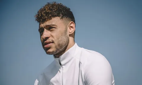 Oxlade-Chamberlain: Cậu ấm ôm giấc mơ huyền thoại