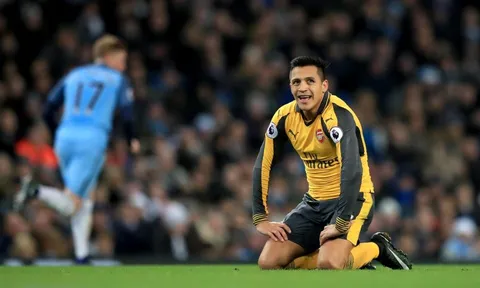 Alexis Sanchez chơi đầy nỗ lực trước Man City trận lượt đi
