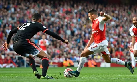 Alexis Sanchez từng hành hạ Man Utd thế nào?