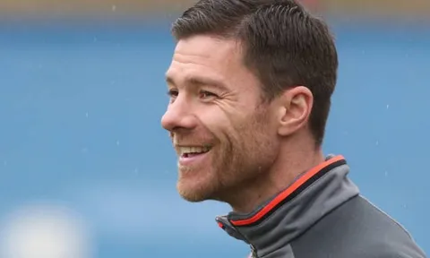 Alonso vẫn tươi như hoa sau khi tuyên bố giải nghệ
